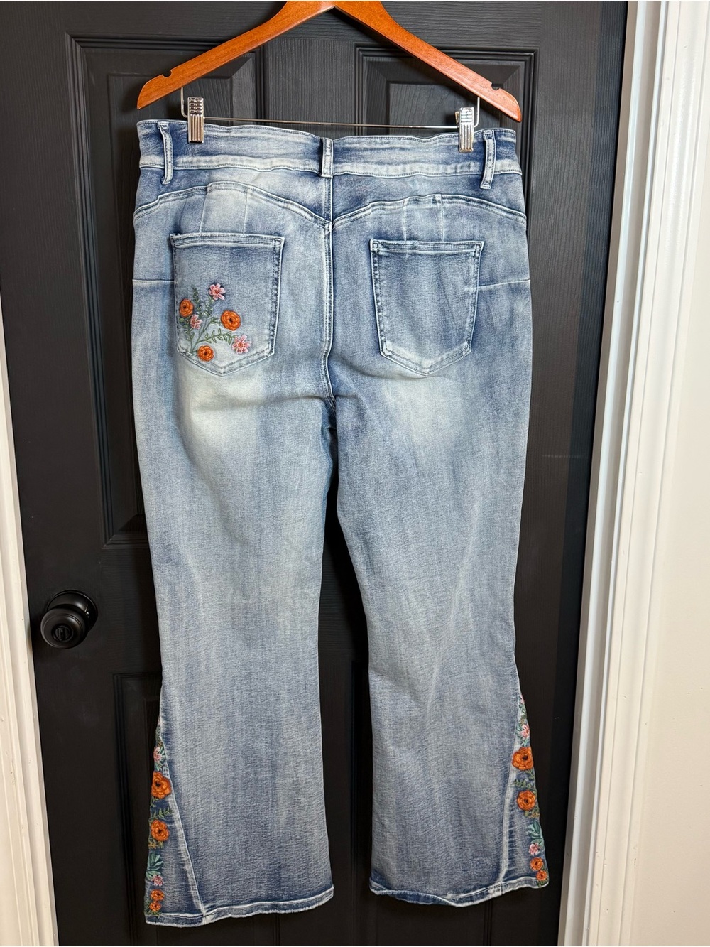 Embroidered Light Blue Flare Jeans with Floral Accent - Picture 5 of 9